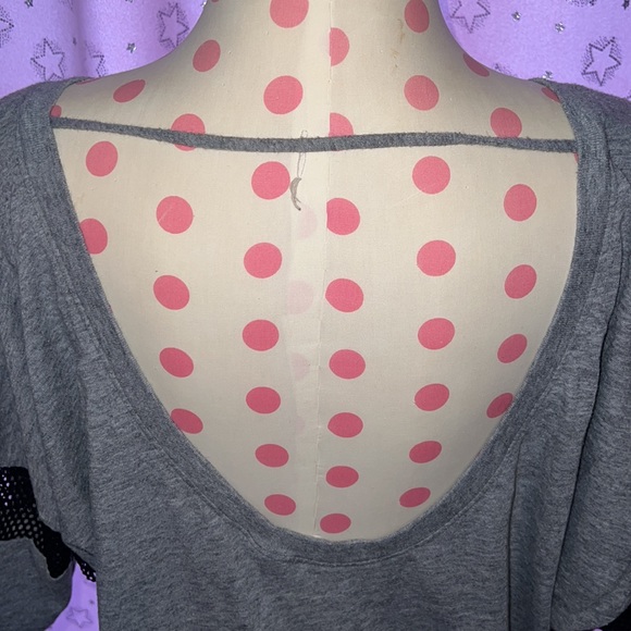 VS PINK Mesh V-Neck Tee - Picture 5 of 5